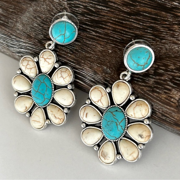 🌸Marbled Bohemian Earrings. Turquoise & Ivory. Natural Stone - Picture 7 of 10
